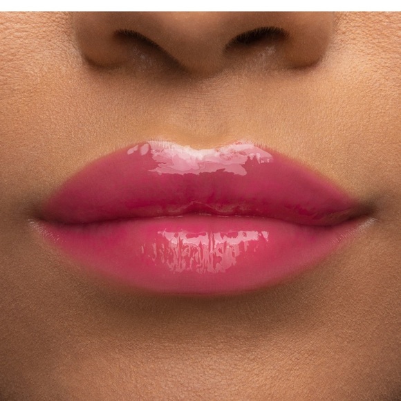 TOO FACED Lip Injection Power Plumping Hydrating Lip Gloss -PEOPLE PLEASER. - Picture 5 of 10